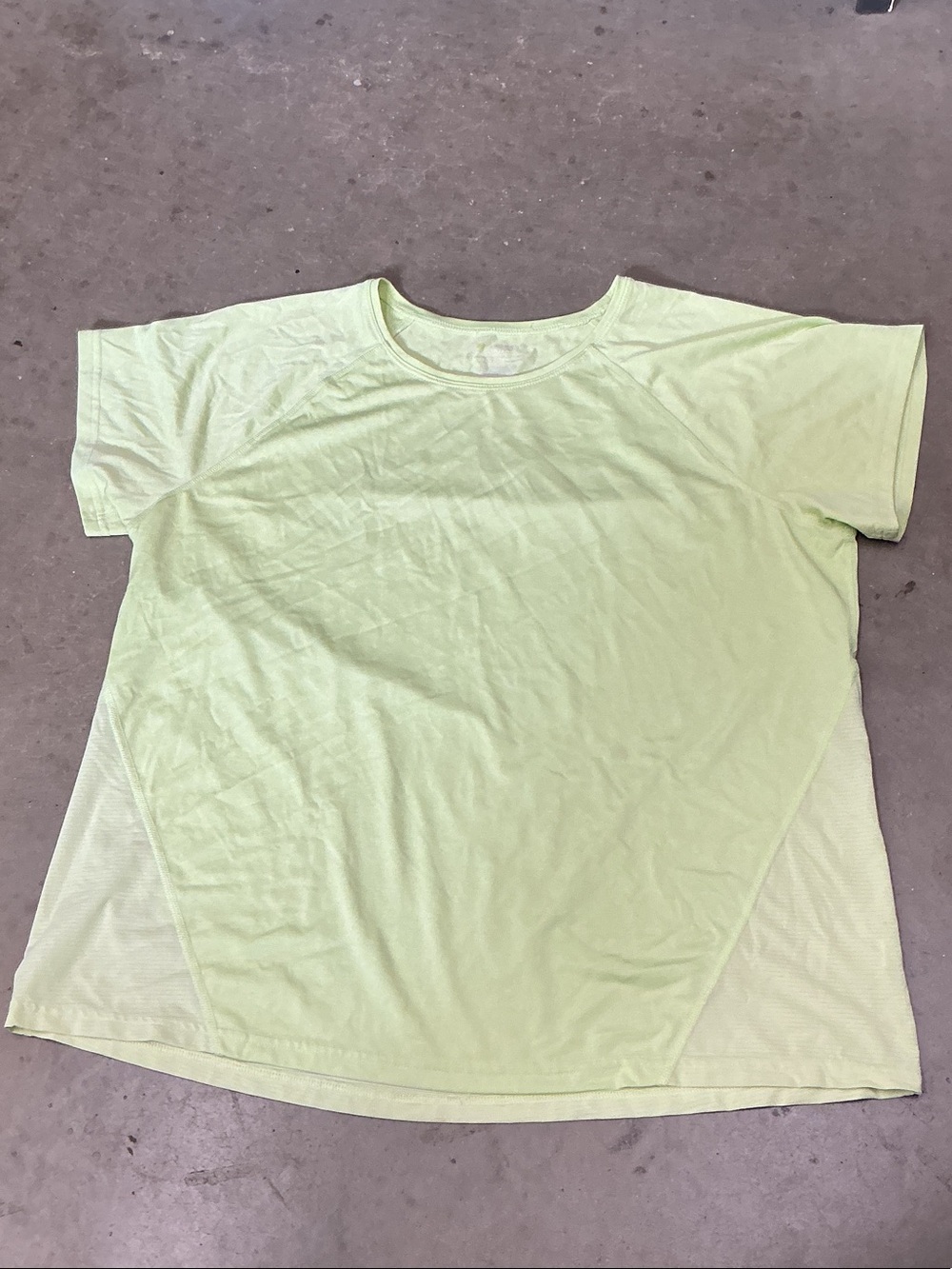 tek gear Women's Short Sleeve Performance Tee in Light Green